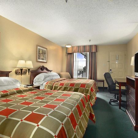 Super 8 By Wyndham New Iberia Motel Exterior photo