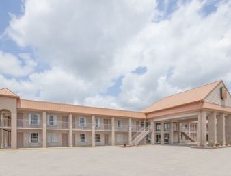Super 8 By Wyndham New Iberia Motel Exterior photo